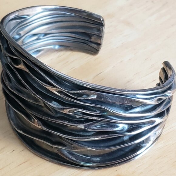 UNBRANDED Other - VINTAGE SILVER TONE BRUTERIST CRINKLED BRACELET
